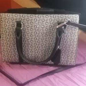 Brand new Guess purse